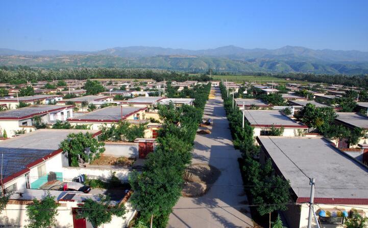 小型秸稈顆粒機(jī)的出現(xiàn)對新農(nóng)村建設(shè)起到很大的幫助