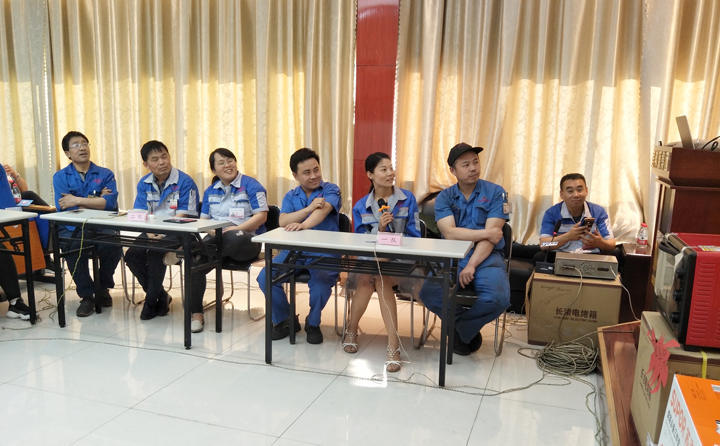 6支代表隊(duì)踴躍回答問題 6支代表隊(duì)踴躍回答問題