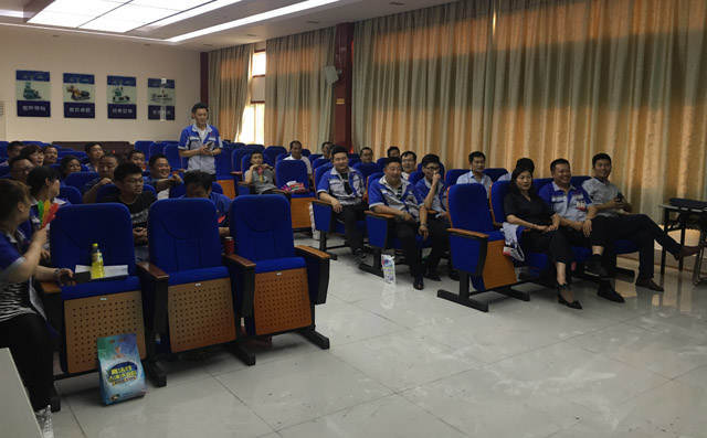 競(jìng)價(jià)的觀眾