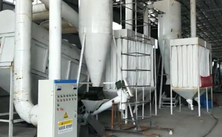 秸稈顆粒機(jī)生產(chǎn)線圖片