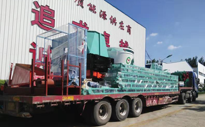 生產(chǎn)線粉碎機(jī)已裝車(chē) 生產(chǎn)線粉碎機(jī)已裝車(chē)