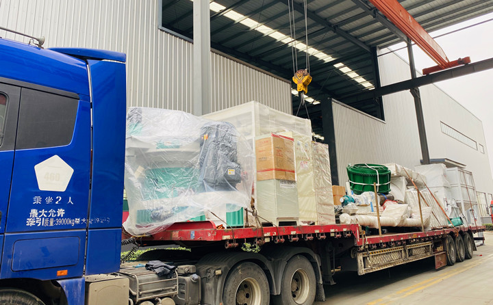 秸稈顆粒機(jī)已裝車