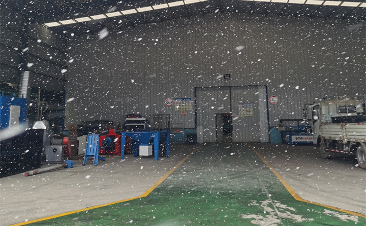 雪中金格瑞車間 雪中金格瑞車間