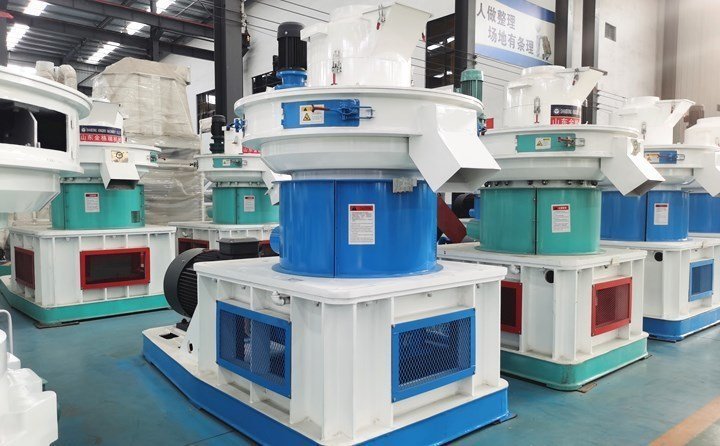 山東金格瑞顆粒機(jī)廠家的秸稈造粒機(jī)設(shè)備 山東金格瑞顆粒機(jī)廠家的秸稈造粒機(jī)設(shè)備