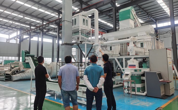 江蘇淮安客戶考察小麥秸稈顆粒機生產(chǎn)線設(shè)備 江蘇淮安客戶考察小麥秸稈顆粒機生產(chǎn)線設(shè)備