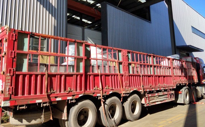 2臺132kw花生殼顆粒機發(fā)往山東菏澤，總的年產(chǎn)量可達5000-6000噸