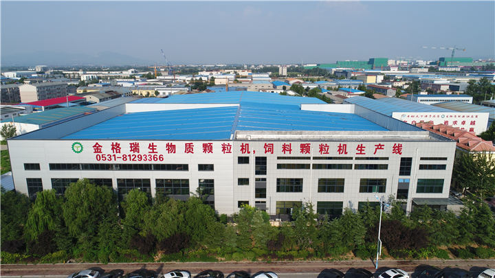 小型秸稈顆粒機(jī)生產(chǎn)場地